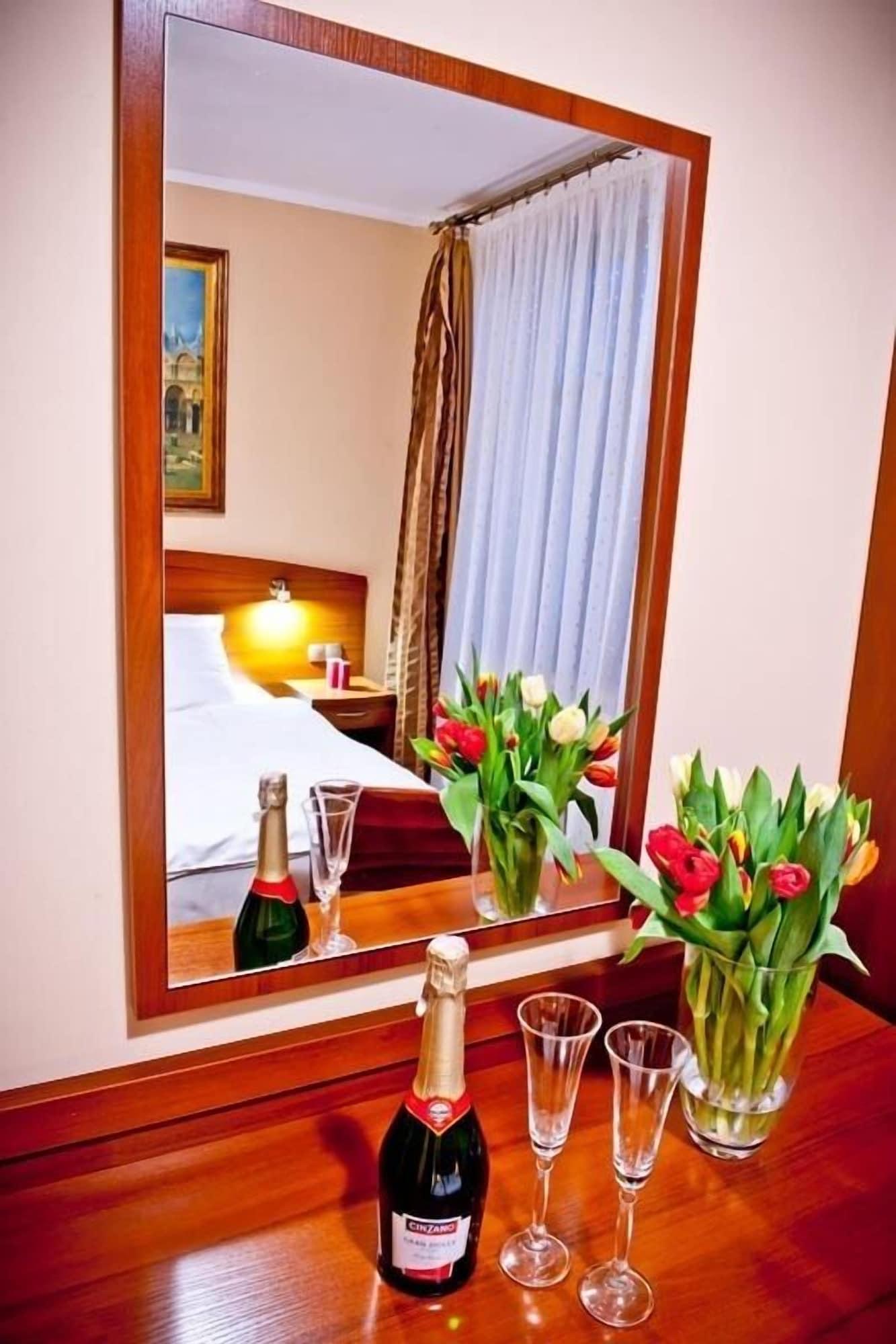 Gaja Aparthotel Poznań Buitenkant foto